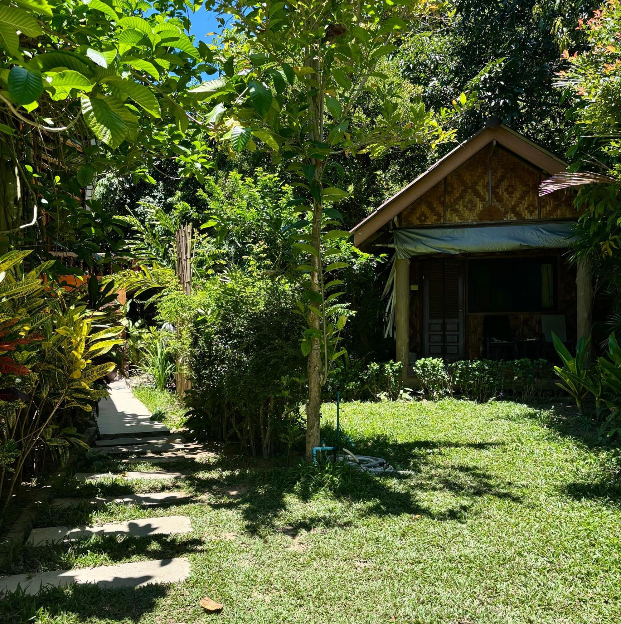 Starlight Beach Resort Koh Phayam Exterior photo