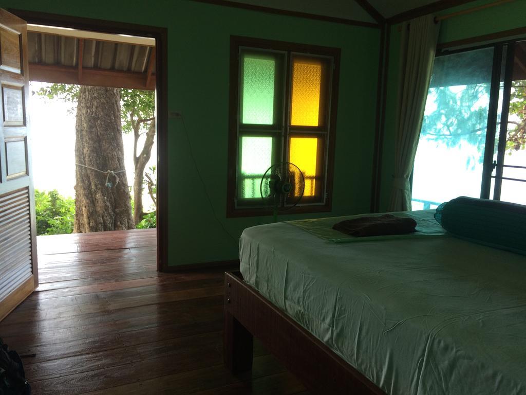Starlight Beach Resort Koh Phayam Exterior photo
